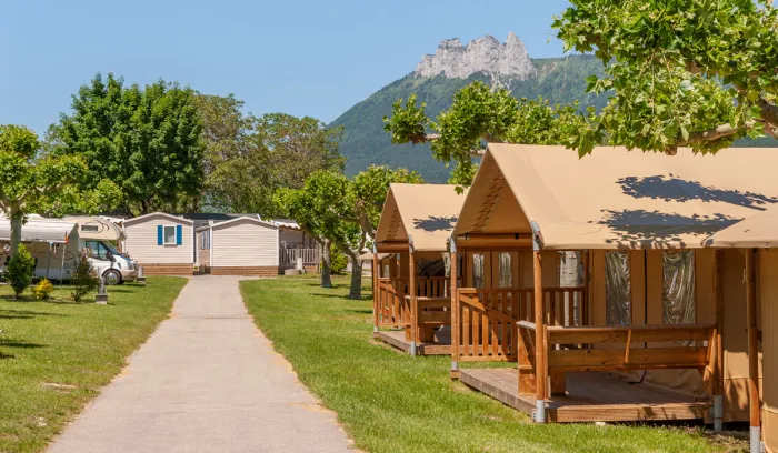 Camping - Lathuile - Rhône-Alpes - L'Idéal