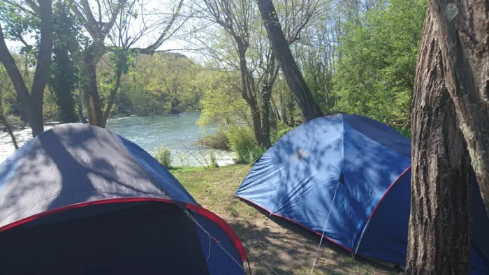 Camping - Vallon-Pont-d'Arc - Rhône-Alpes - L'ile Sur Mezelet