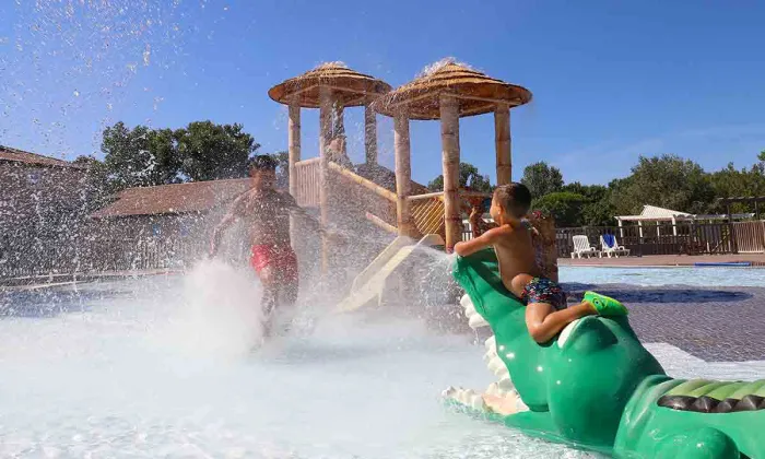 Camping - Villeneuve-lès-Avignon - Languedoc-Roussillon - L'île des Papes