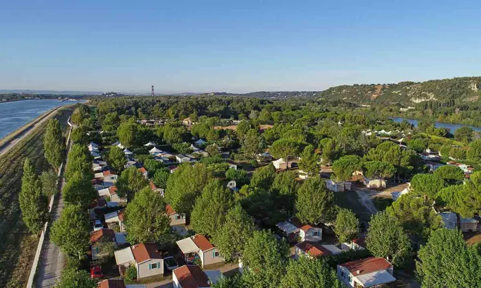 Camping - Villeneuve-lès-Avignon - Languedoc-Roussillon - L'île des Papes