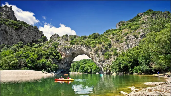 Camping - Barjac - Languedoc-Roussillon - La Buissière