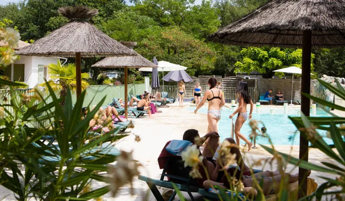Camping - Valréas - Provence-Alpes-Côte d'Azur - La Coronne