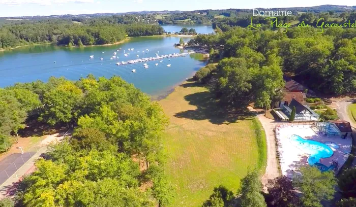 Camping - Saint-Gérons - Auvergne - La Plage du Garoustel