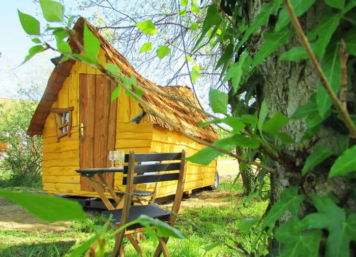 Camping - Poligny - Franche-Comté - La Tulipe de Vigne