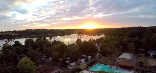 Camping - Cazaubon - Midi-Pyrénées - Les Rives du Lac