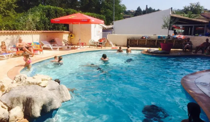 Camping - Salavas - Rhône-Alpes - Le Casque Roi
