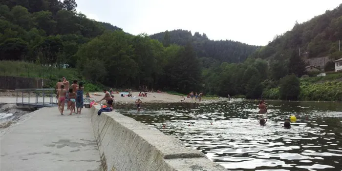 Camping - Le Cheylard - Rhône-Alpes - Camping du Cheylard sur Eyrieux