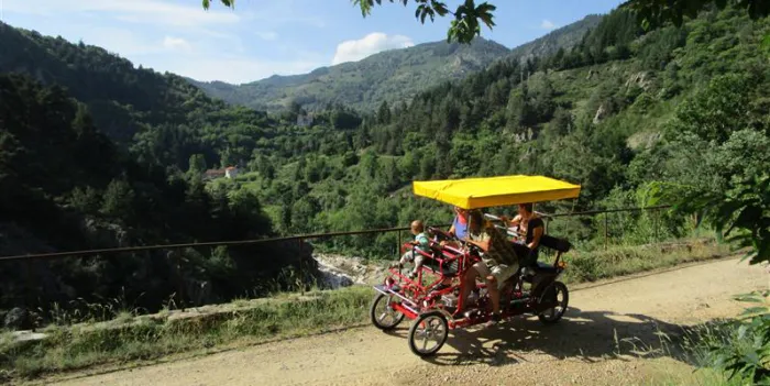 Camping - Le Cheylard - Rhône-Alpes - Camping du Cheylard sur Eyrieux