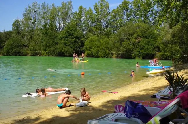 Camping - Bayas - Aquitaine - Le Chêne du Lac