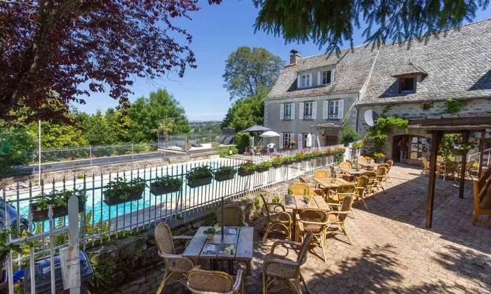 Camping - Graissac - Midi-Pyrénées - Le Clos de Banes