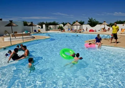 Camping - Saintes-Maries-de-la-Mer - Provence-Alpes-Côte d'Azur - Le Clos du Rhône