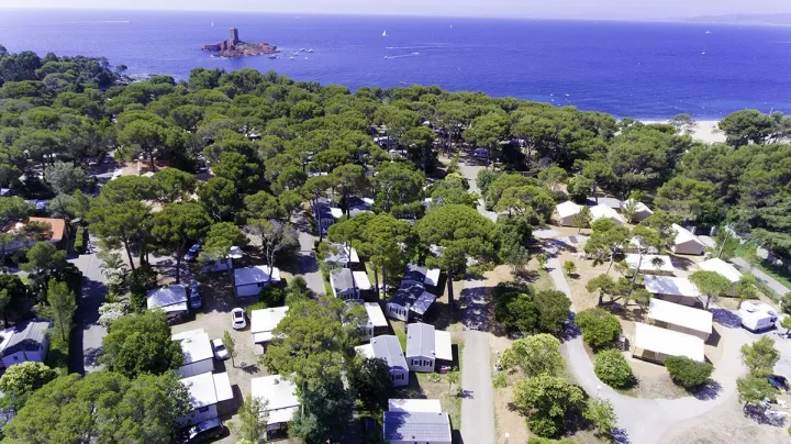 Camping - Agay - Provence-Alpes-Côte d'Azur - La Plage du Dramont