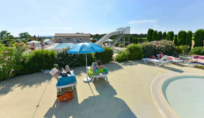 Camping - Grillon - Provence-Alpes-Côte d'Azur - Le Garrigon