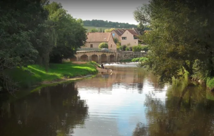 Camping - Savigny-sur-Grosne - Bourgogne - Le Gue