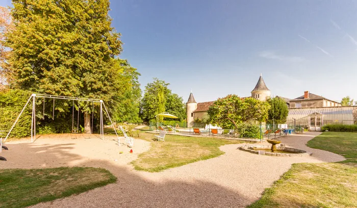 Camping - Ingrandes - Poitou-Charentes - Le Petit Trianon