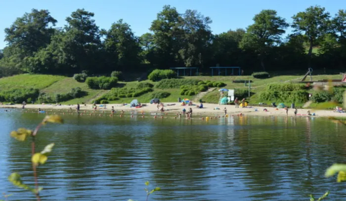 Camping - Mauriac - Auvergne - Le Val Saint Jean
