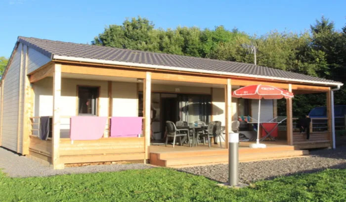 Camping - Mauriac - Auvergne - Le Val Saint Jean