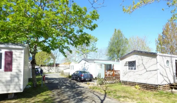 Camping - Rivedoux-Plage - Poitou-Charentes - Les Acacias