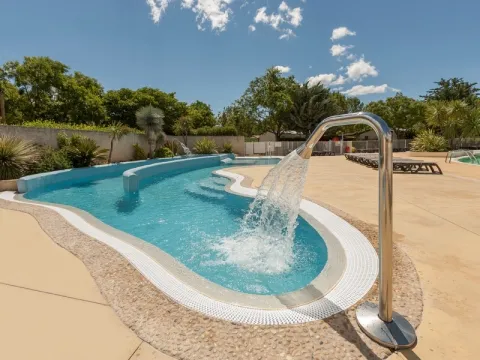 Camping - Gallargues le Montueux - Languedoc-Roussillon - Les Amandiers