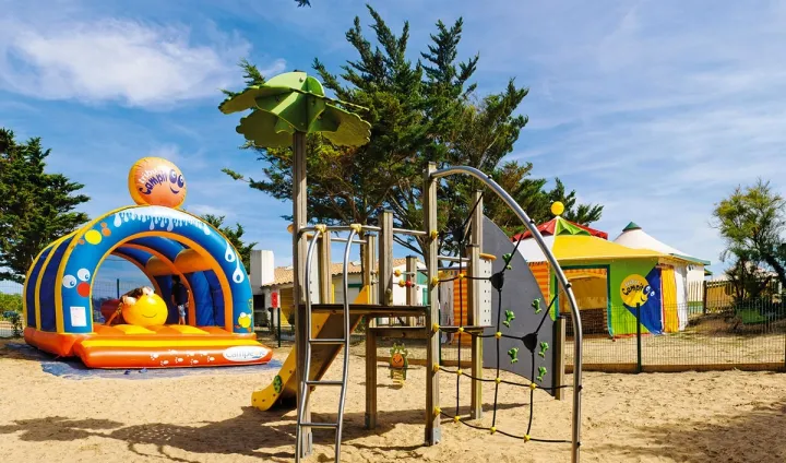 Camping - Le Bois-Plage-en-Ré - Poitou-Charentes - Les Amis de la Plage