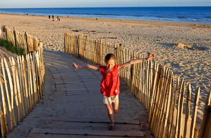 Camping - Le Bois-Plage-en-Ré - Poitou-Charentes - Les Amis de la Plage