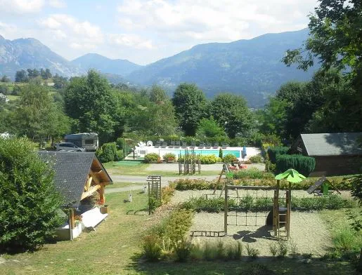 Camping - Arcizans-Avant - Midi-Pyrénées - Les Chataigniers