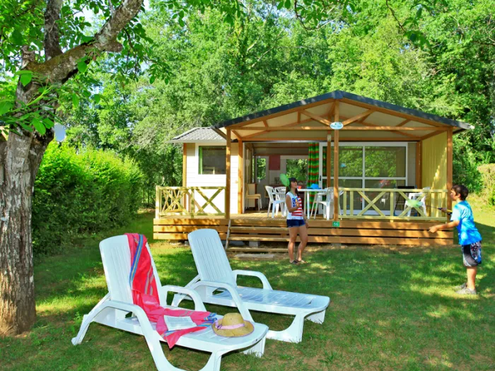 Camping - Calviac-en-Périgord - Aquitaine - Les Chênes Verts