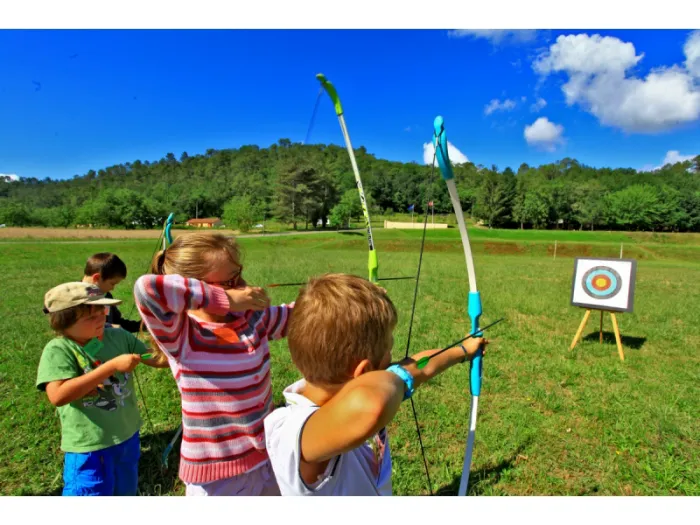 Camping - Calviac-en-Périgord - Aquitaine - Les Chênes Verts