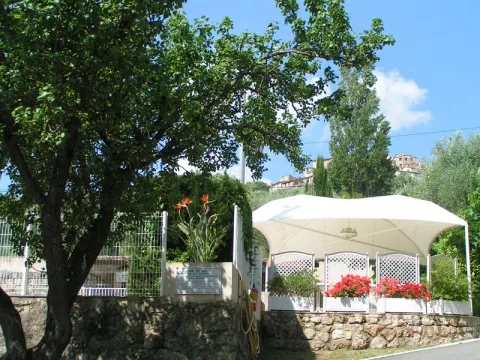 Camping - Le Bar-sur-Loup - Provence-Alpes-Côte d'Azur - Les Gorges Du Loup