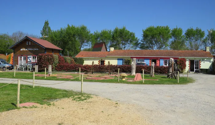 Camping - Sallertaine - Pays de Loire - Les P'tites Maisons dans la Prairie