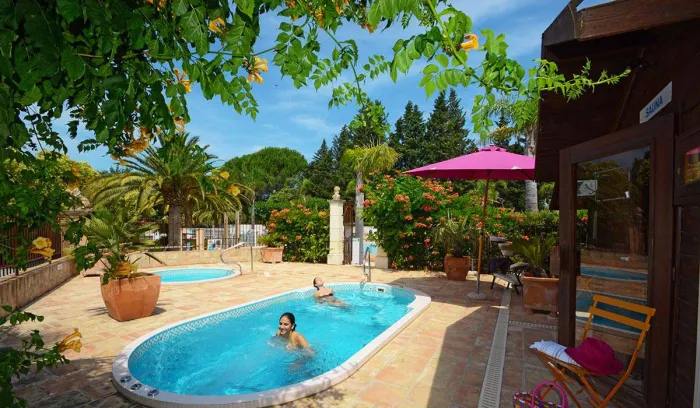 Camping - Roquebrune-sur Argens - Provence-Alpes-Côte d'Azur - Les Pêcheurs