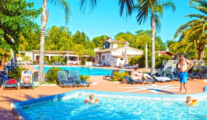 Camping - Roquebrune-sur Argens - Provence-Alpes-Côte d'Azur - Les Pêcheurs