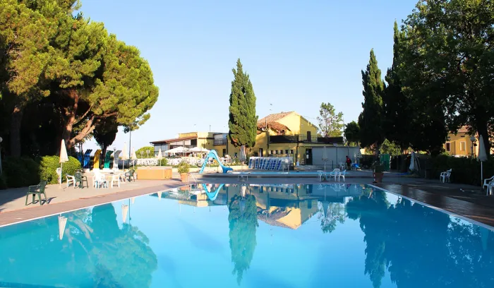 Camping - San Costanzo - Marches - Mar y Sierra