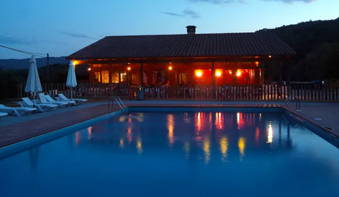Camping - Montagut i Oix - Costa Brava - Montagut
