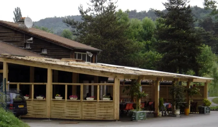 Camping - Saint-Félicien - Rhône-Alpes - Pierrageai