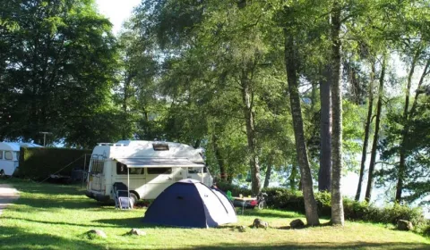 Camping - Montsauche-les-Settons - Bourgogne - Plage des Settons