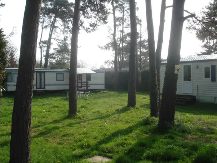 Camping - LA BONNEVILLE SUR ITON - Haute-Normandie - Sous Les Sapins