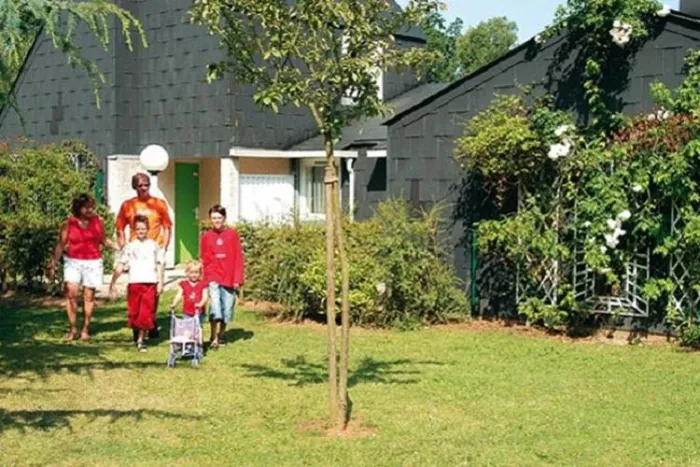 Camping - Forges-les-Eaux - Haute-Normandie - Village Club Forges-Les-Eaux