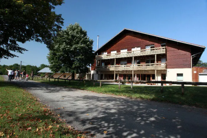 Camping - Uxelles - Franche-Comté - Village Club Les Crozats