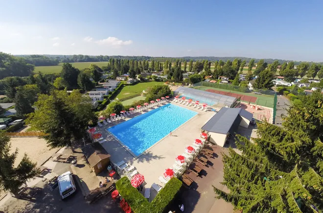 Camping - Varreddes - Ile de France - Village Parisien