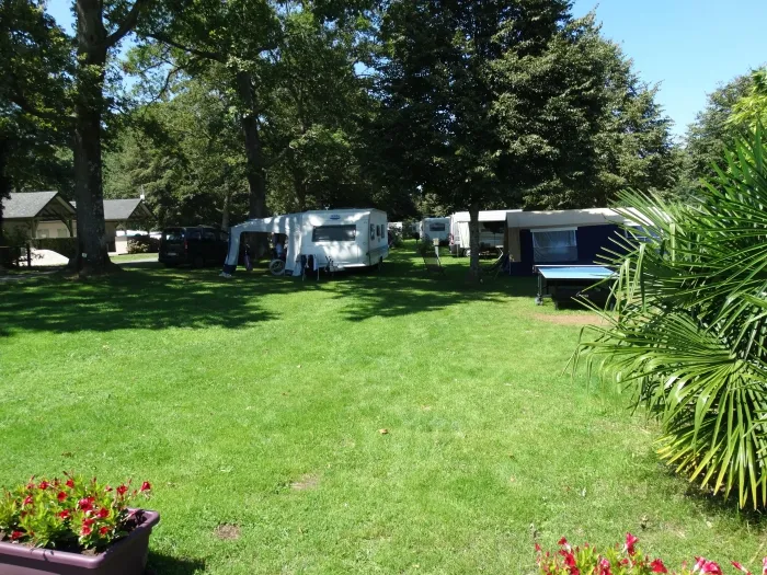 Camping - Peyrouse - Midi-Pyrénées - A l’Ombre des Tilleuls