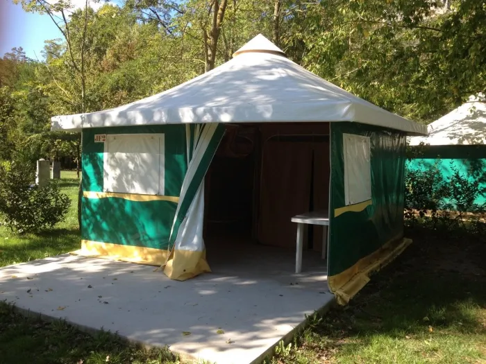 Camping - Peyrouse - Midi-Pyrénées - A l’Ombre des Tilleuls