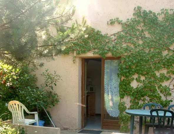 Camping - Riols - Languedoc-Roussillon - Aire Naturelle de Caneyrac