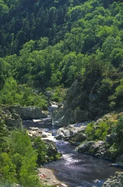 Camping - Goudet - Auvergne - Au Bord de l'Eau - Rock’n Camp