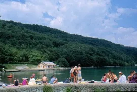 Camping - Saint-Théoffrey - Rhône-Alpes - Au Pré du Lac