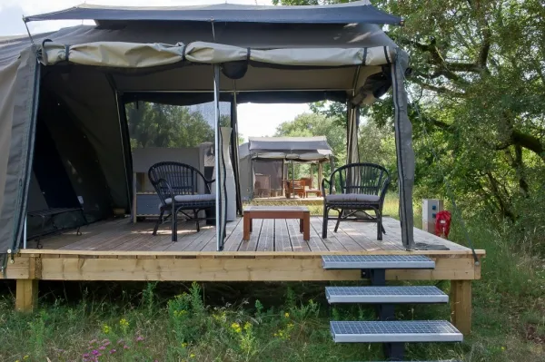 Camping - Sauliac-sur-Célé - Midi-Pyrénées - Aux Lodges du Mas de Nadal