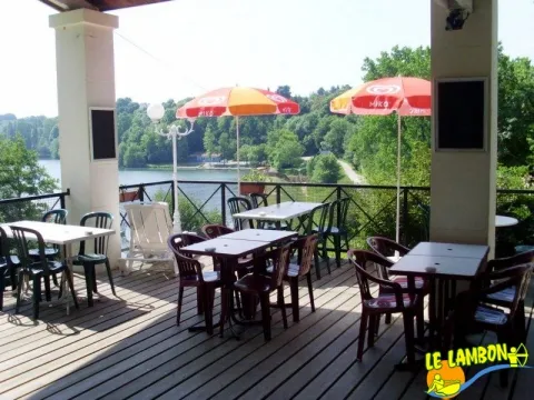 Camping - Celles-sur-Belle - Poitou-Charentes - Base de Loisirs du Lambon