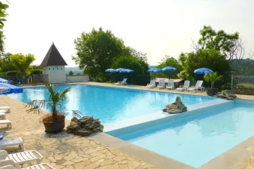 Camping Les Terrasses de Dordogne - Rouffignac-Saint-Cernin-de-Reilhac
