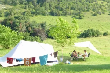 Camping - Rouffignac-Saint-Cernin-de-Reilhac - Aquitaine - Les Terrasses de Dordogne