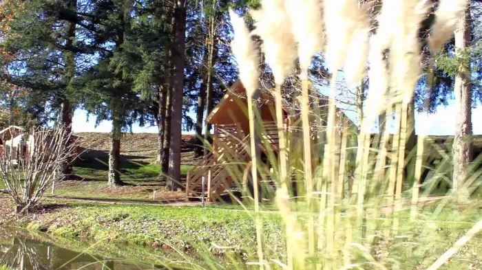 Camping - Voussac - Auvergne - Cabanes de la Petite Sapinière